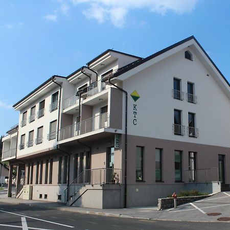 Hotel Oskar Hrib-Loski Potok Bagian luar foto