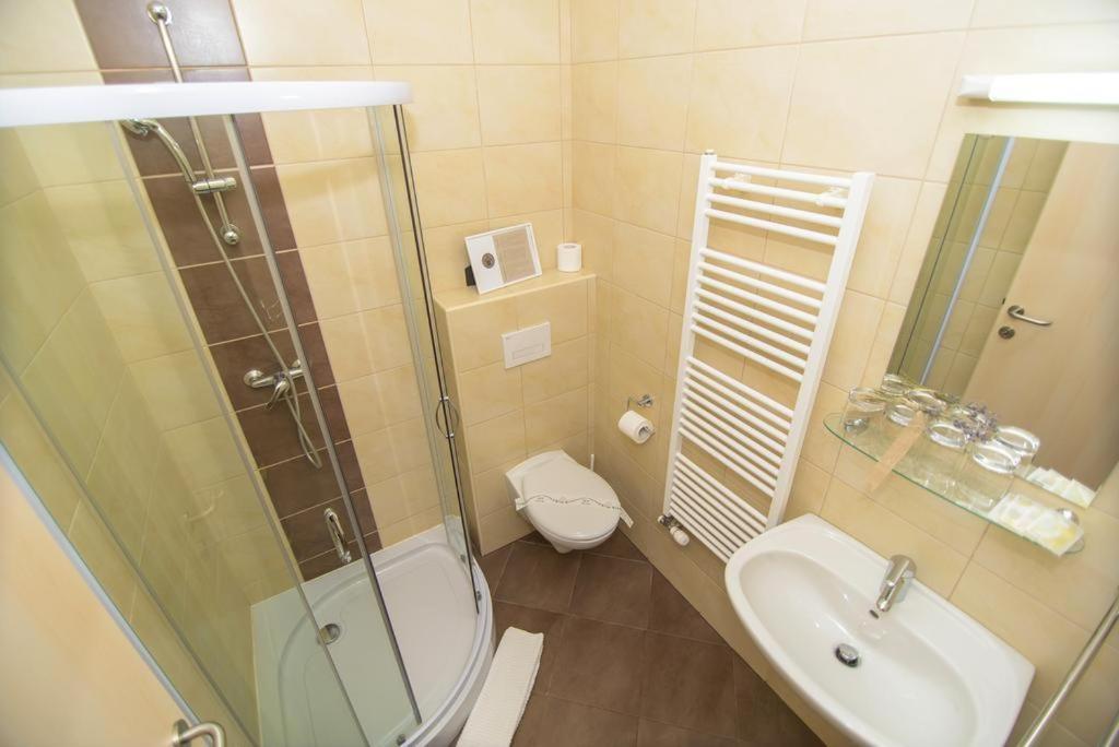 Hotel Oskar Hrib-Loski Potok Bagian luar foto
