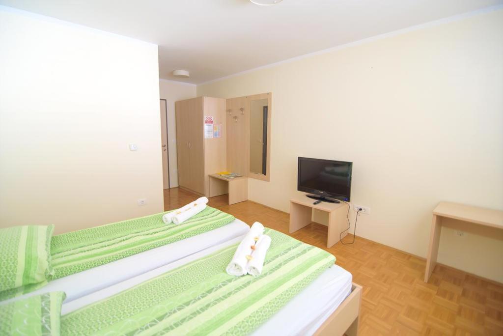 Hotel Oskar Hrib-Loski Potok Bagian luar foto