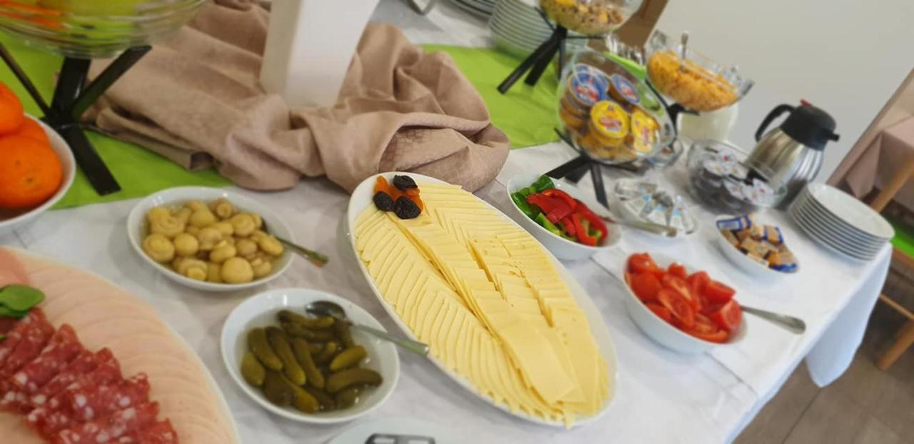 Hotel Oskar Hrib-Loski Potok Bagian luar foto